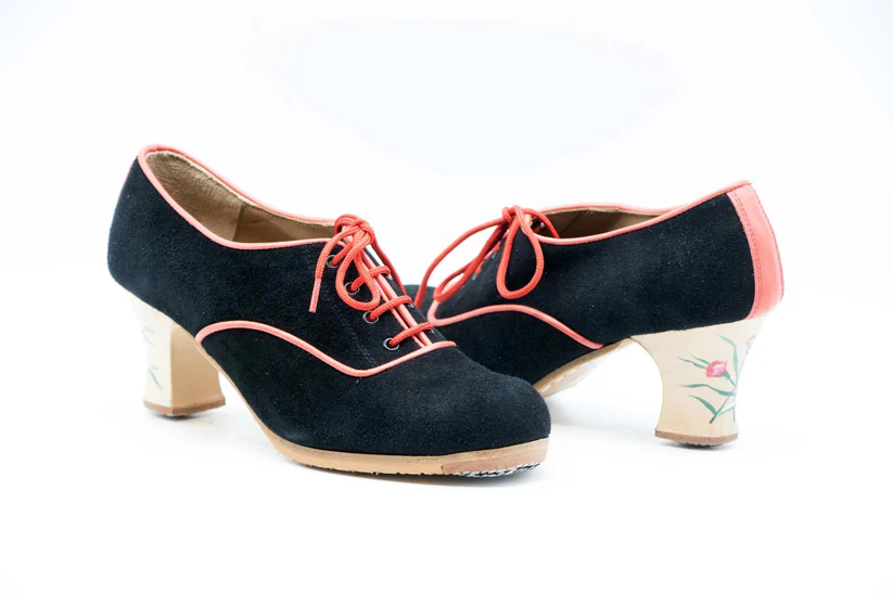 2malaga.n 37.antenegroyribeterojotaconsemicarreteflorbarnizado. 3