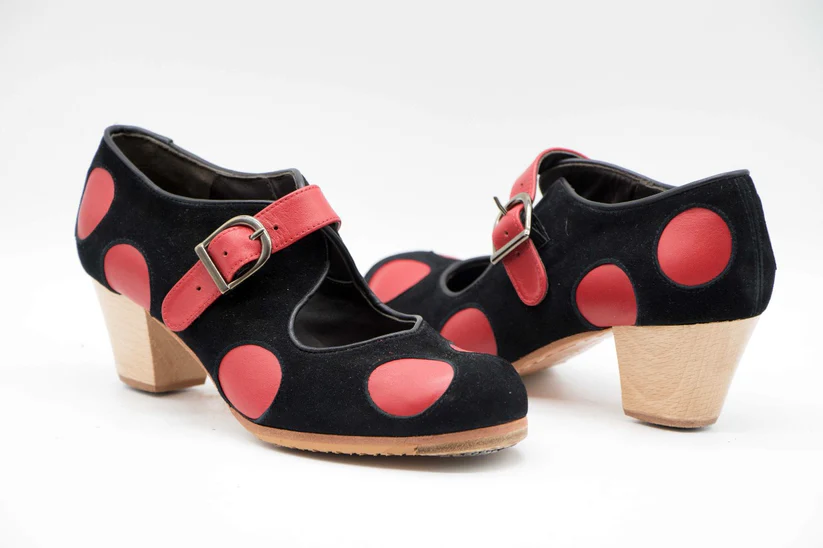 2sevilla.n 37 5.antenegrocondetallesenpielrojo.taconcubanobarnizado 4