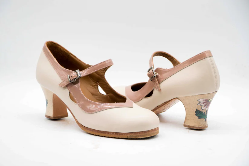 2triana.n 37.pielbeigeclaroconcharolrosado.taconsemicarreteflorbarnizado 4