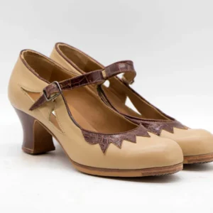 Blanca.n 35 5.pielbeigeycocomarronoscuro.taconcarretepalosantobarnizado