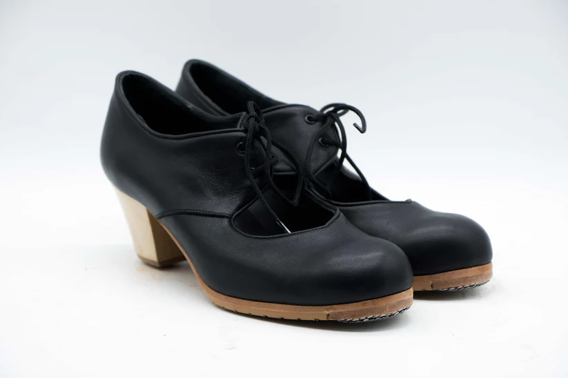 Embrujo.n 38 5.pielnegro.taconcubanobarnizado